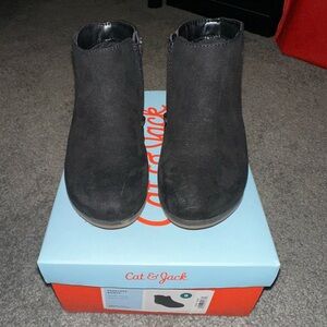 Cat and Jack little girl dress shoes